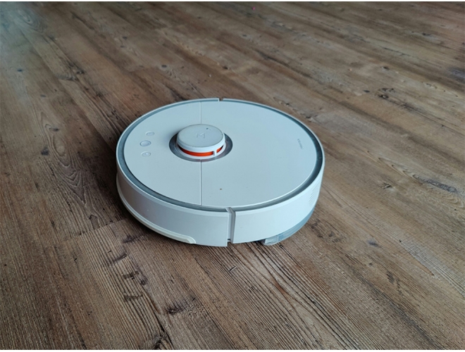 扫地机器人